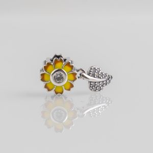Charm de Hoja y Flor Amarilla