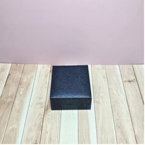 Cajita azul con textura para  juego Mediano