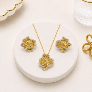 Juegos de aretes y collar de flor blanca Oro Laminado 18k Viennois